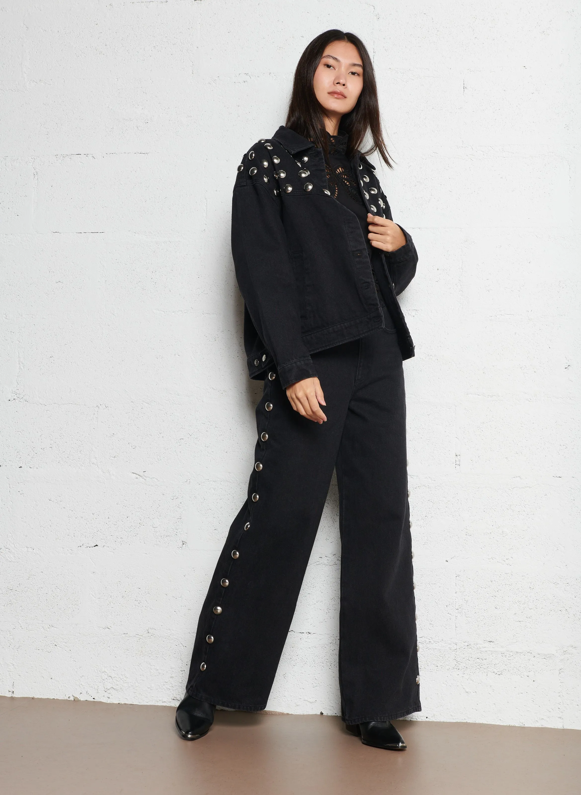 BERENICE VIVI  CHAQUETA DE ALGODóN CON BOTONES EN NEGRO
