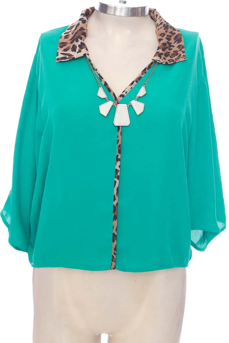 BLUSA COLOR VERDE  LINE UP