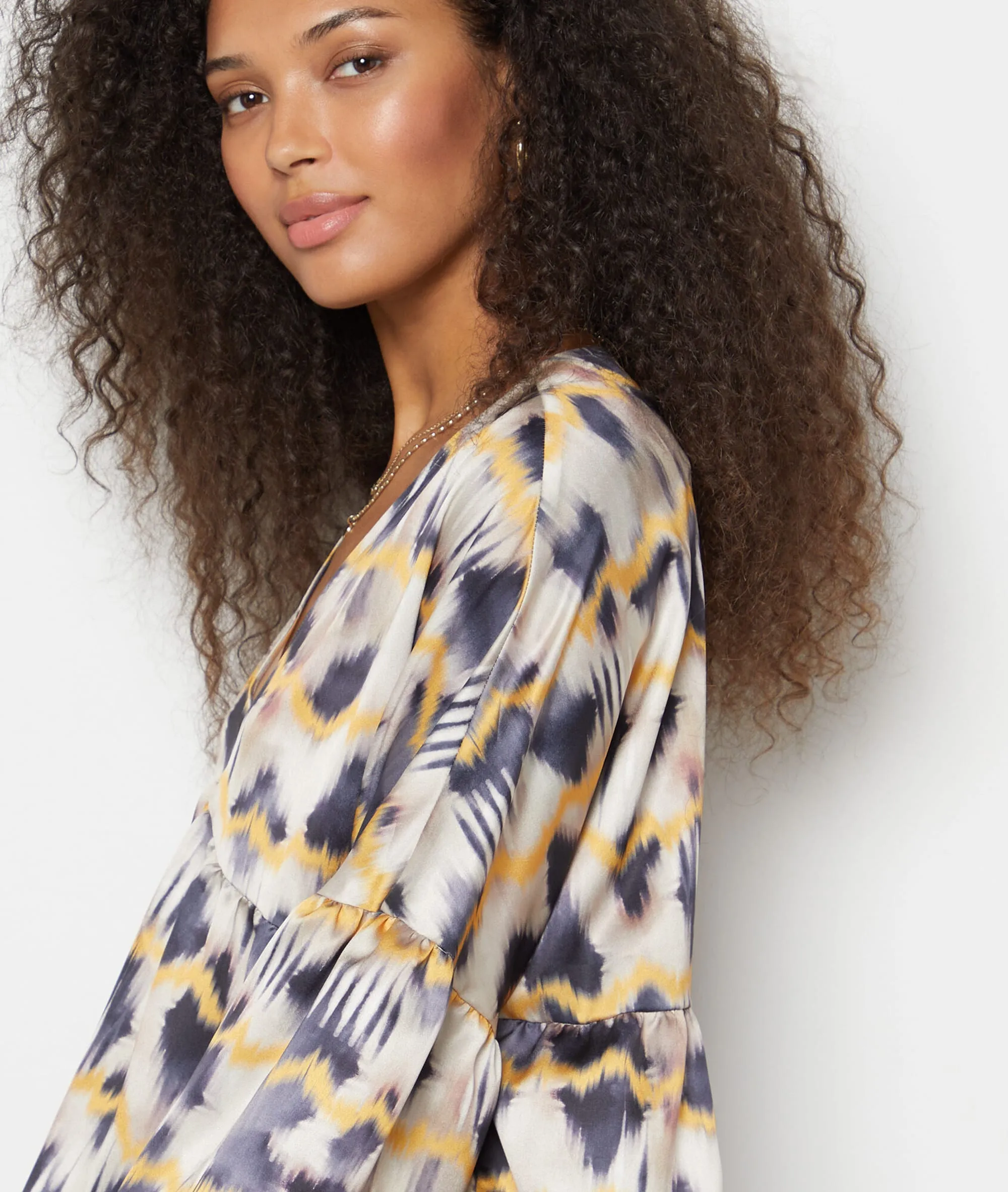 BLUSA SATINADA ESTAMPADA NENA MULTICOLORE  ETAM