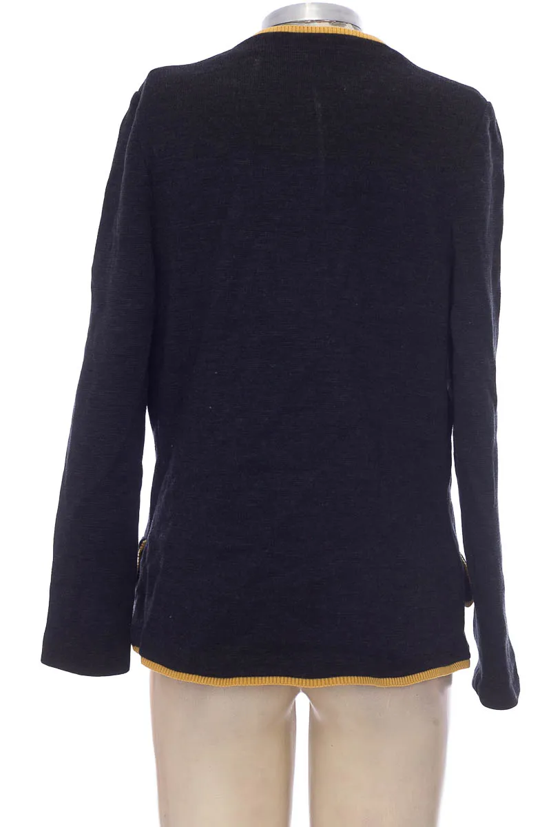 CHAQUETA / ABRIGO COLOR GRIS  CLOSEANDO