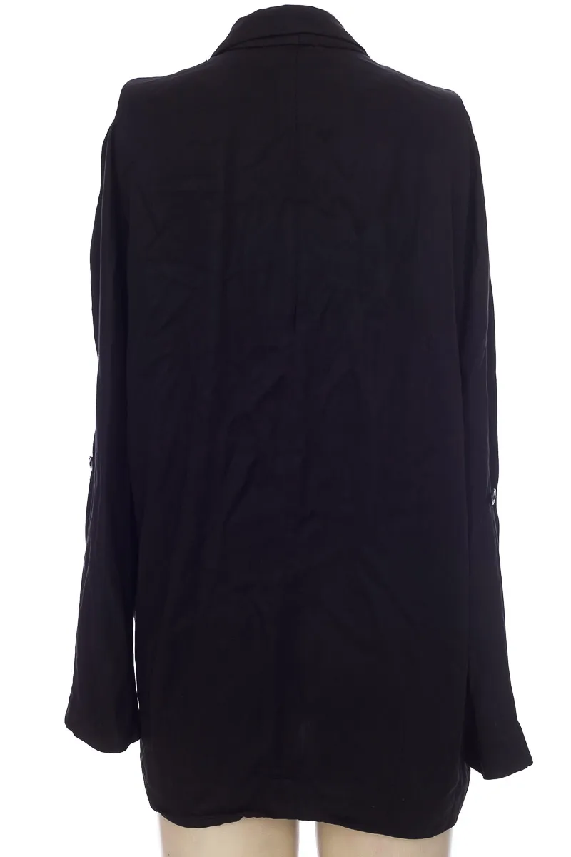 CHAQUETA / ABRIGO COLOR NEGRO  BASEMENT