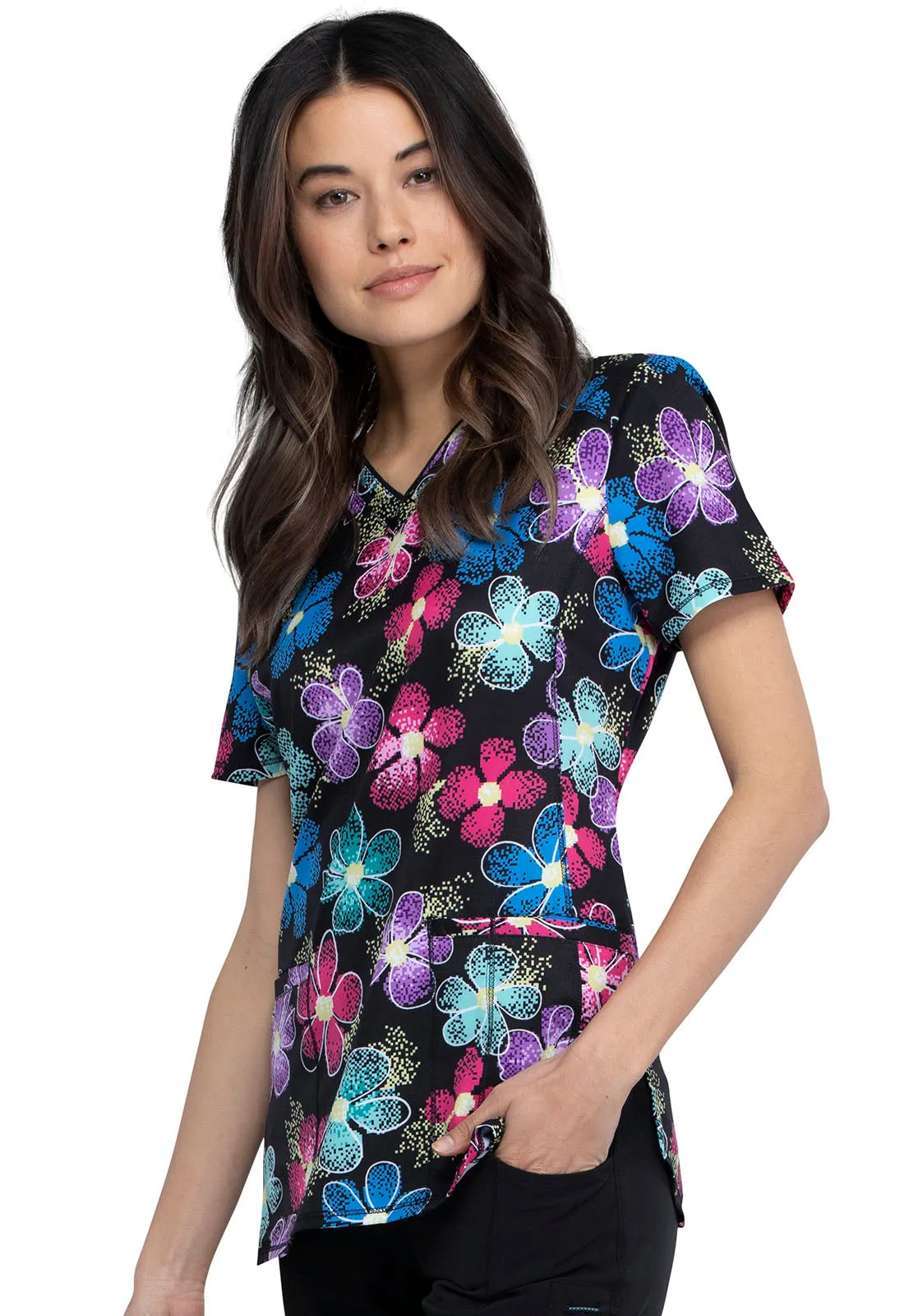 CHEROKEE INFINITY VNECK TOP IN DIGITAL DAISY