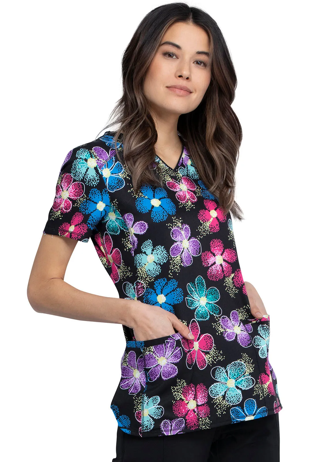 CHEROKEE INFINITY VNECK TOP IN DIGITAL DAISY