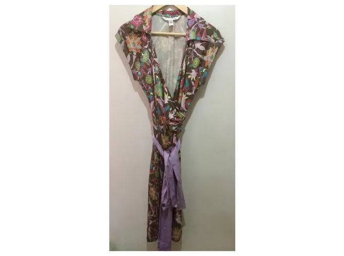 Diane Von Furstenberg Vestido cruzado de seda Attica Castaño Multicolor 