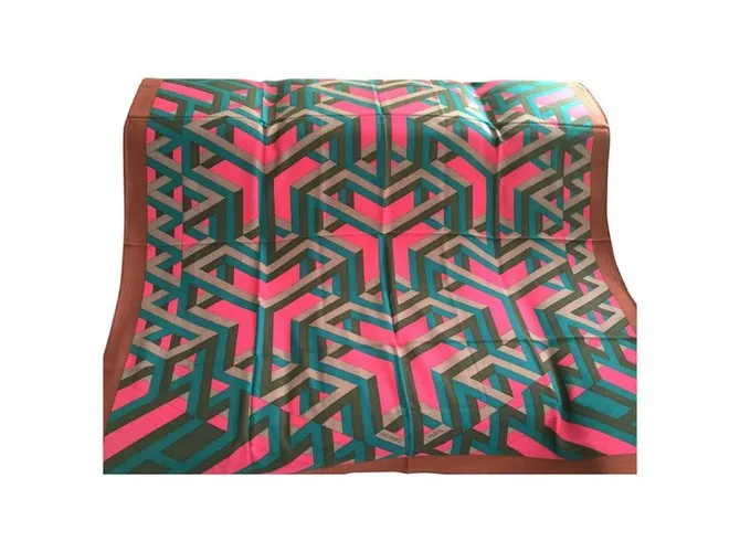 Hermès Mantón de cachemira y seda. 