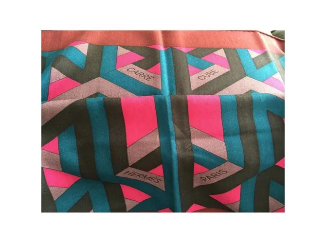 Hermès Mantón de cachemira y seda. 
