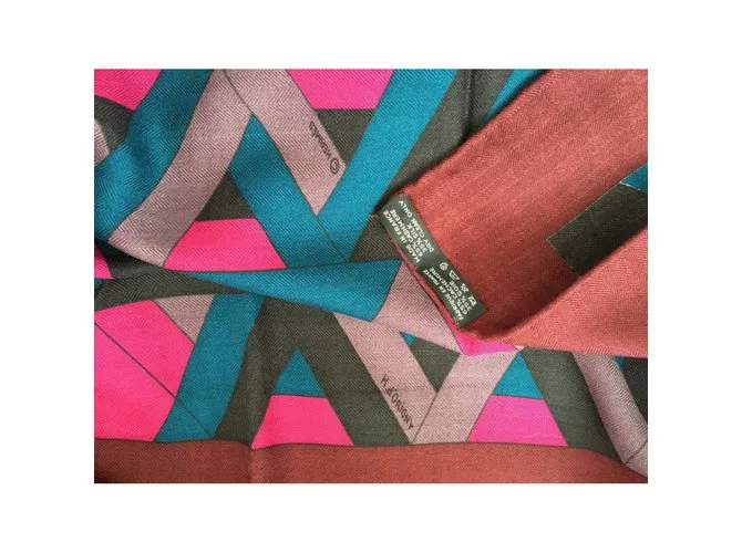 Hermès Mantón de cachemira y seda. 