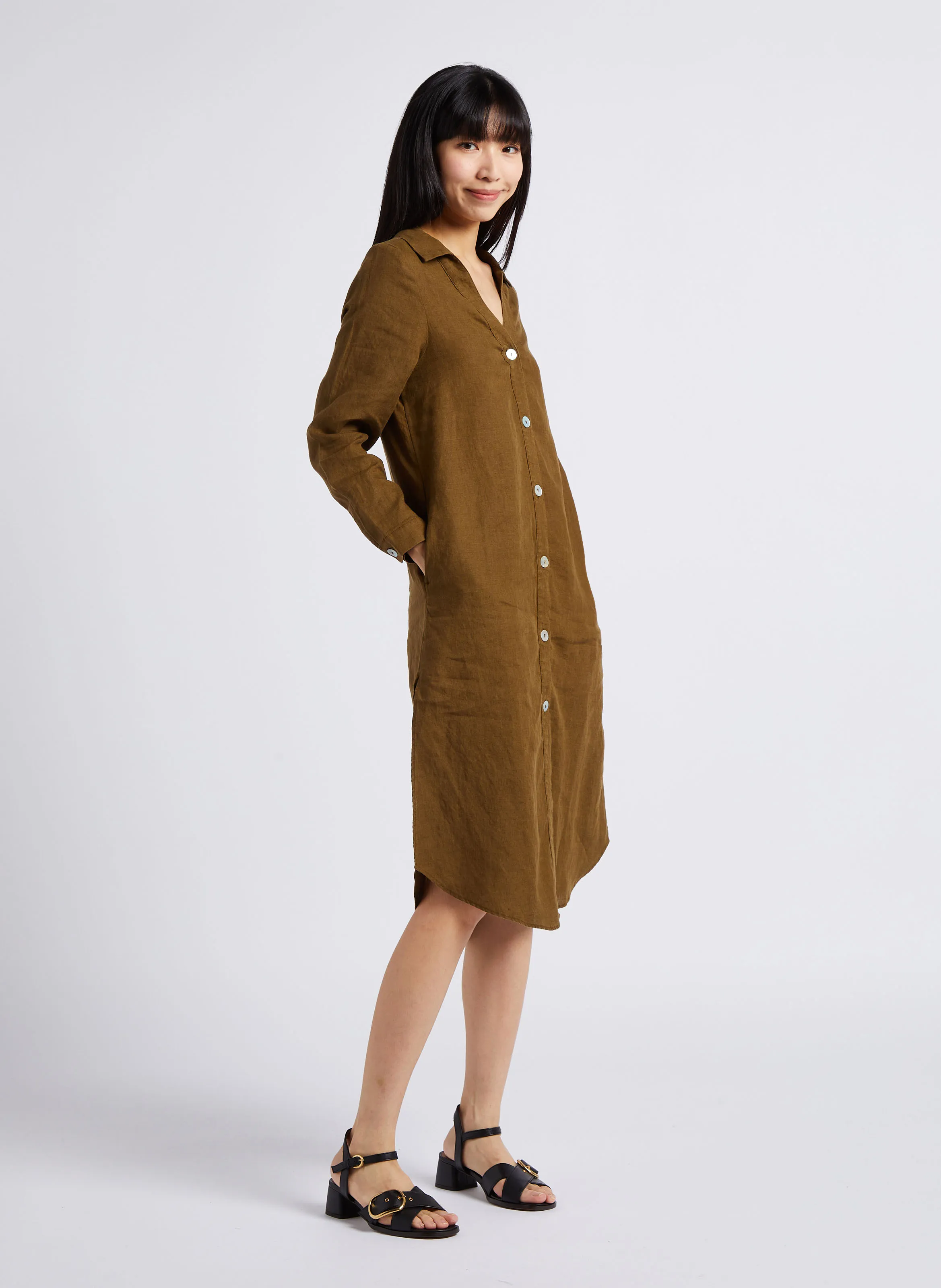 MAISON 123 AICHA  VESTIDO MIDI DE LINO CON CUELLO EN V EN CAQUI