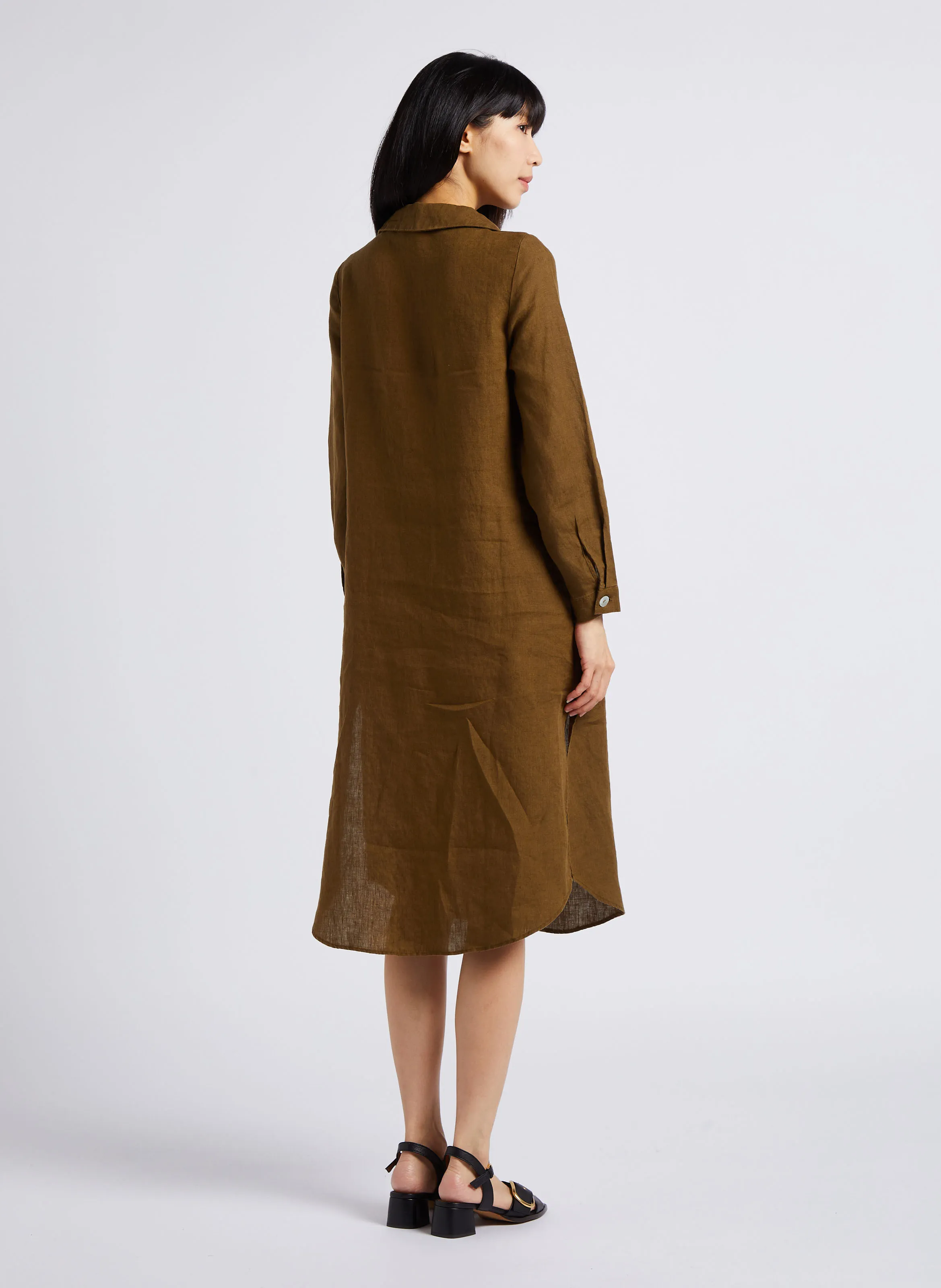 MAISON 123 AICHA  VESTIDO MIDI DE LINO CON CUELLO EN V EN CAQUI