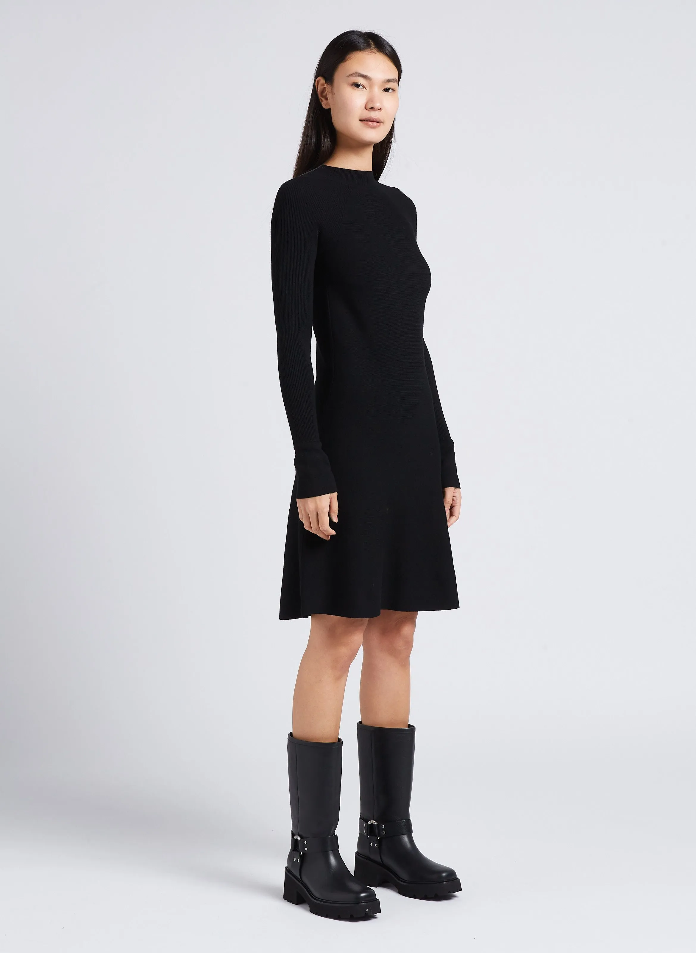 MAX MARA LEISURE PIREO  VESTIDO MIDI CON CUELLO ALTO EN NEGRO