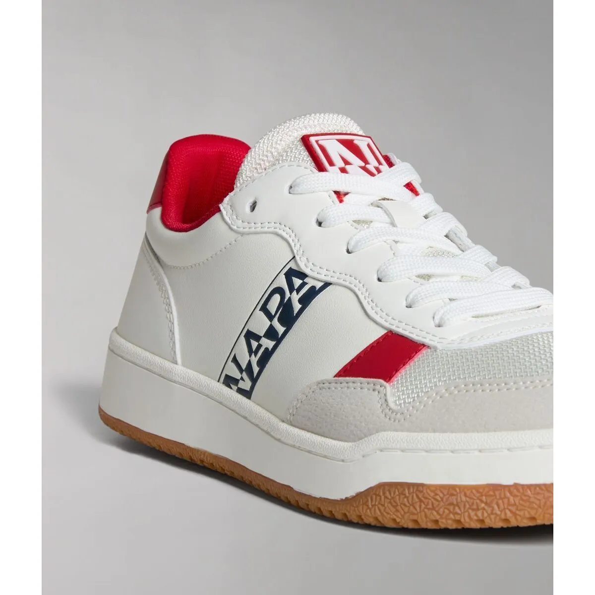NP0A4HL3 COURTIS01NM03 WHITE/RED
