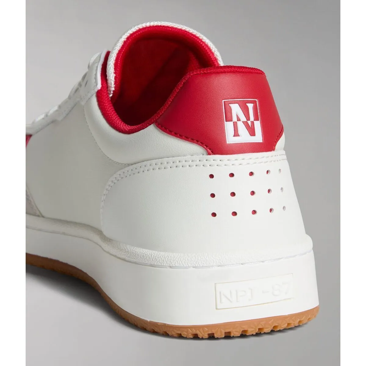NP0A4HL3 COURTIS01NM03 WHITE/RED