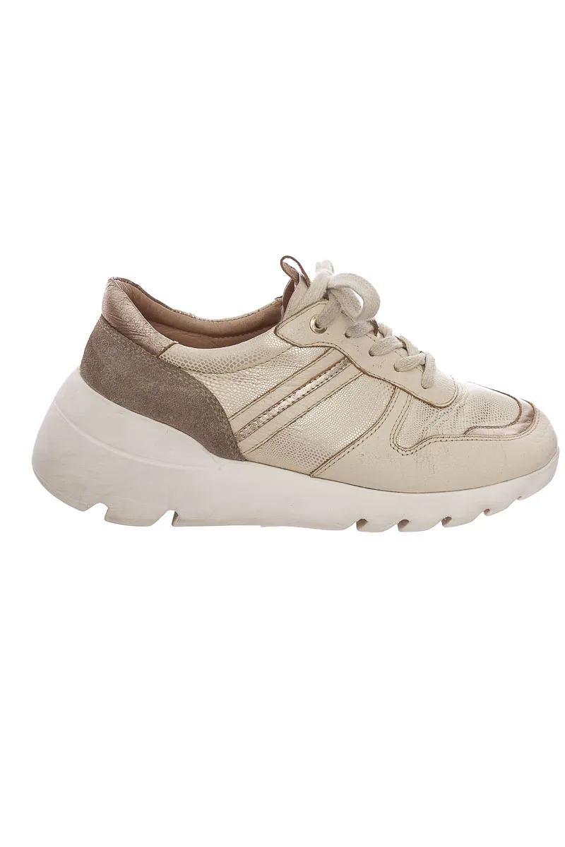 ZAPATOS COLOR DORADO  BON BONITE